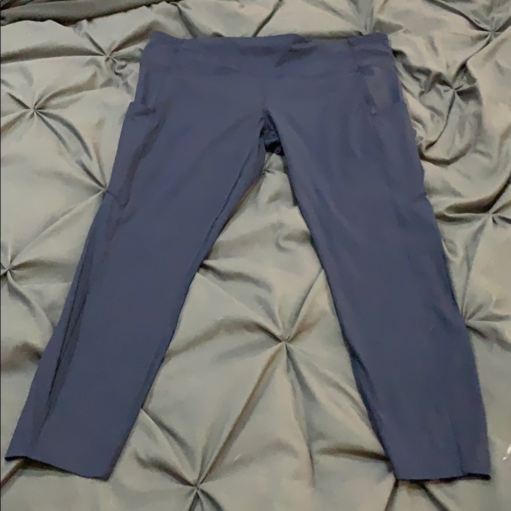Lululemon Fast & Free leggings 25” in Navy